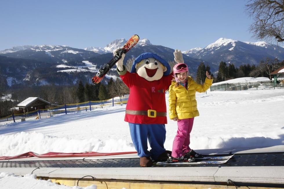 Kinderskischule Kinderhotel Ramsi - Skispaßwoche Familien-Skiurlaub im Winter