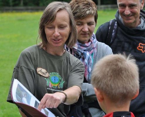 Lehmofen Fladenbrot – gewürzt mit natürlichen Kräutern aus der Ramsi Naturerlebniswelt 