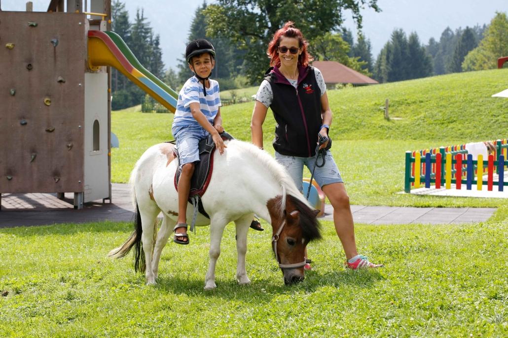 Animal licence and trekking at Ramsi's animal world are waiting for you!