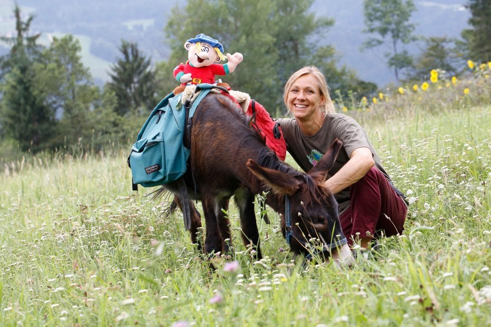 Tierische Urlaubserlebnisse auf dem Ramsi-Bauernhof: Esel- und Ponyreiten, Tiertrekking und Tiereführerschein