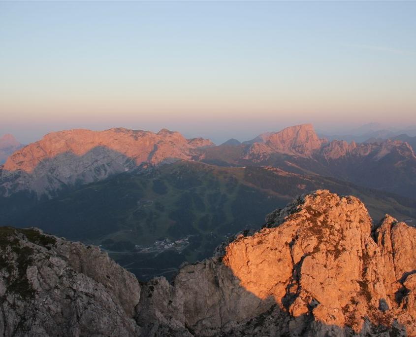 Einfach unbeschreiblich: Eine Sonnenaufgangs-Wanderung in den Bergen!