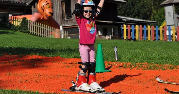 Kinderhotel Ramsi - Sommerskischule Lernt bei uns Skifahren! Unsere Kinder-Spätsommer-Skischule ist der Hit