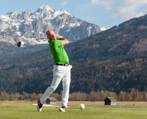 Golfvergnügen auf der Golfanlage Nassfeld Golf