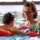 Angelika Gastgeberin des Monats Familienurlaub Kinderhotel Ramsi Schwimmen lernen
